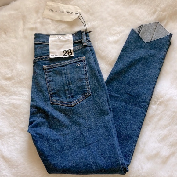 Rag & bone jeans brand new, soft, stretchy, stylish dark wash jeans, high rise - Picture 3 of 11